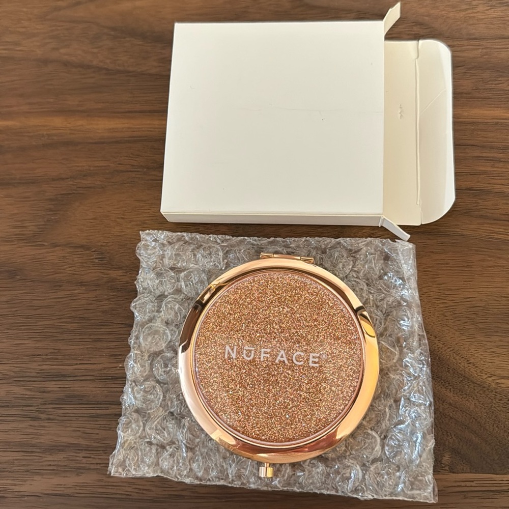 NuFace compact makeup double sided mirror. New